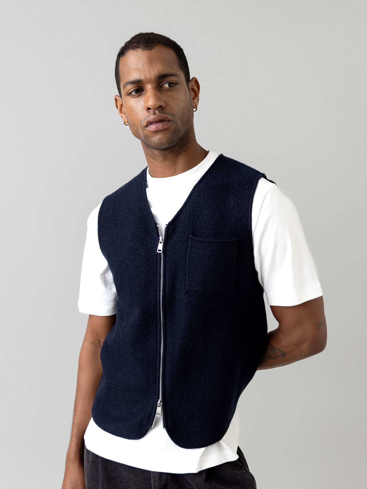 Modelshot / Salute Navy / Detail